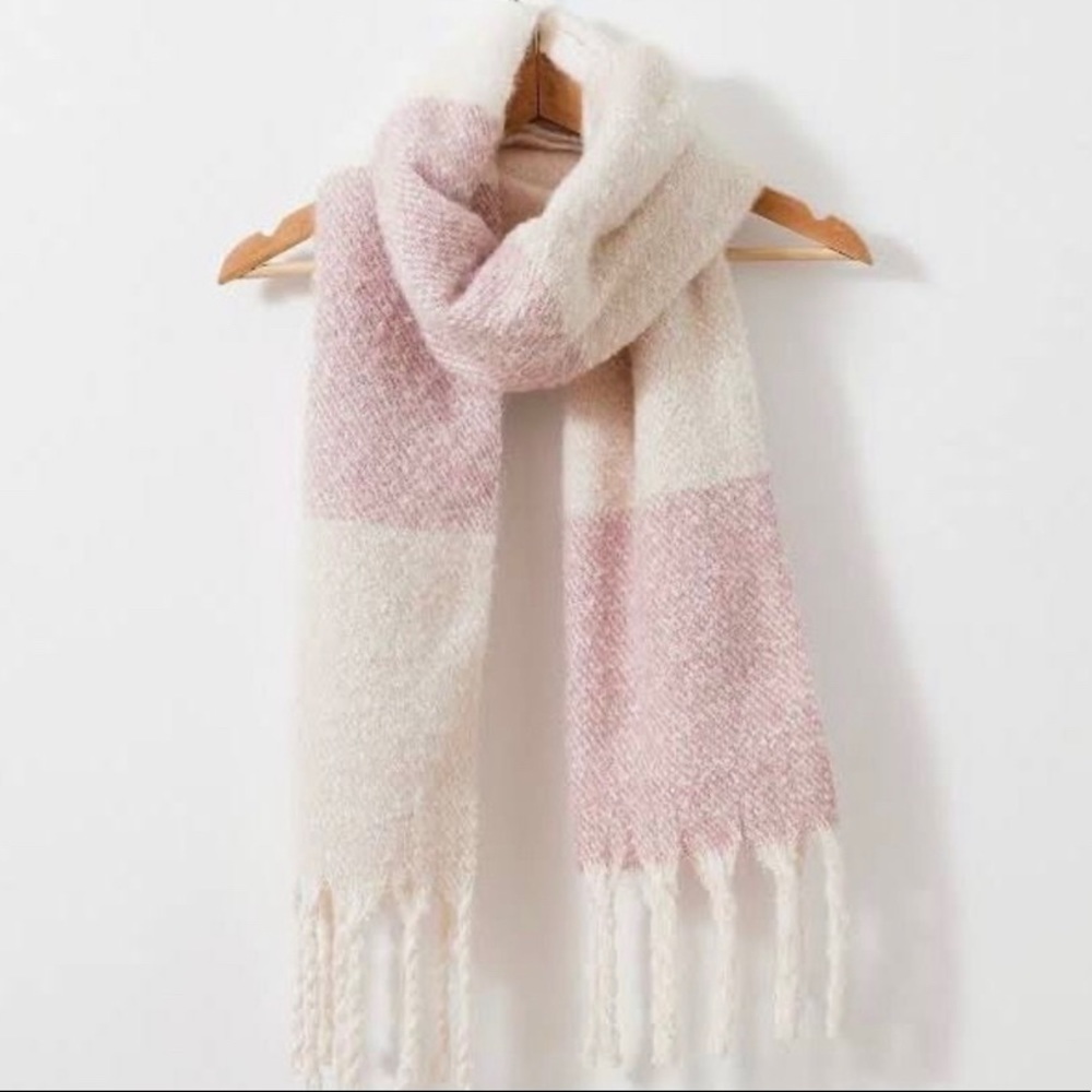 NWT Gentle Fawn Huntington Scarf